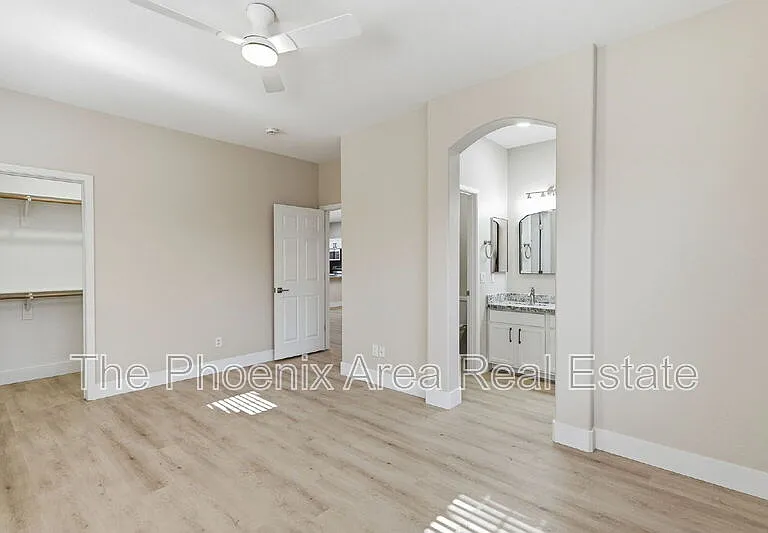554 E San Carlos Way — Photo 15