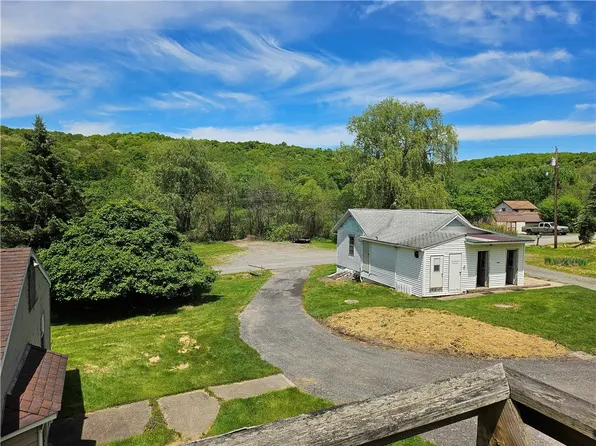 114 Leonard Rd, Hilliards, PA 16040