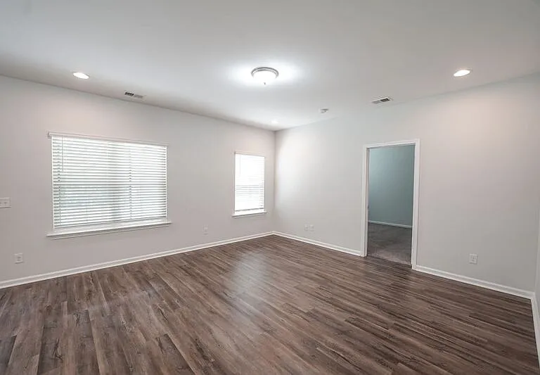 3556 Castleoak Dr — Photo 7