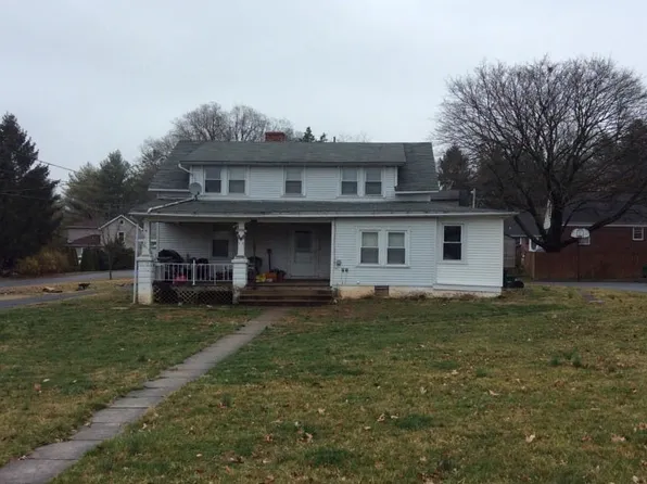 124 E Walnut St, Ephrata, PA 17522