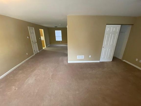 4th image of 216 Juanita Ln #216