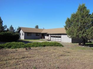 69512 Lake Dr, Sisters, OR 97759