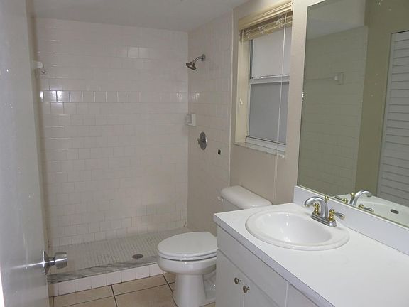 5th image of 6259 Bonaventure Ct