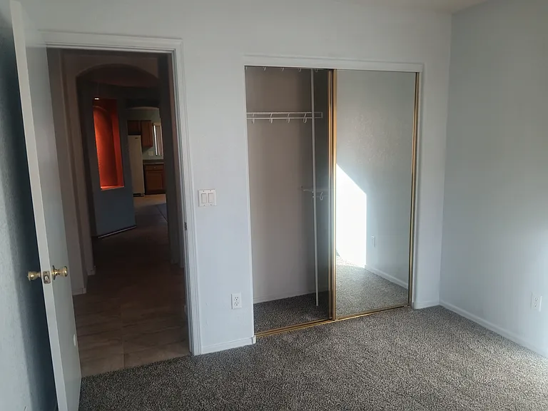 1428 E Hidalgo Ave — Photo 8