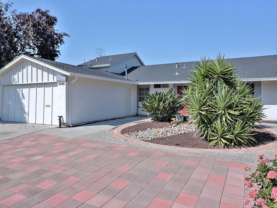 1st image of 6990 El Marcero Ct