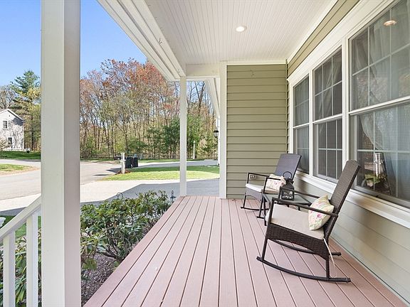 3rd image of 87 Mayflower Dr