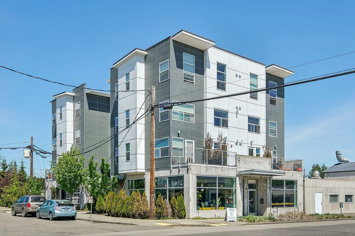 Building Photo - Studio 85th
