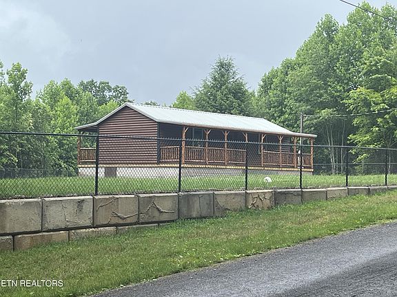 5th image of 2240 Mount Pleasant Rd