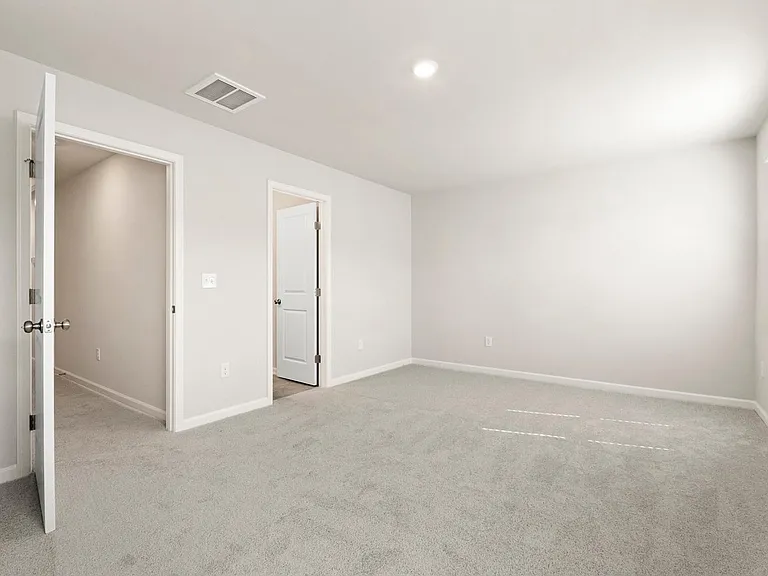 146 Zealand Ct — Photo 17