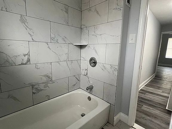 5th image of 3026 N Lawrence St