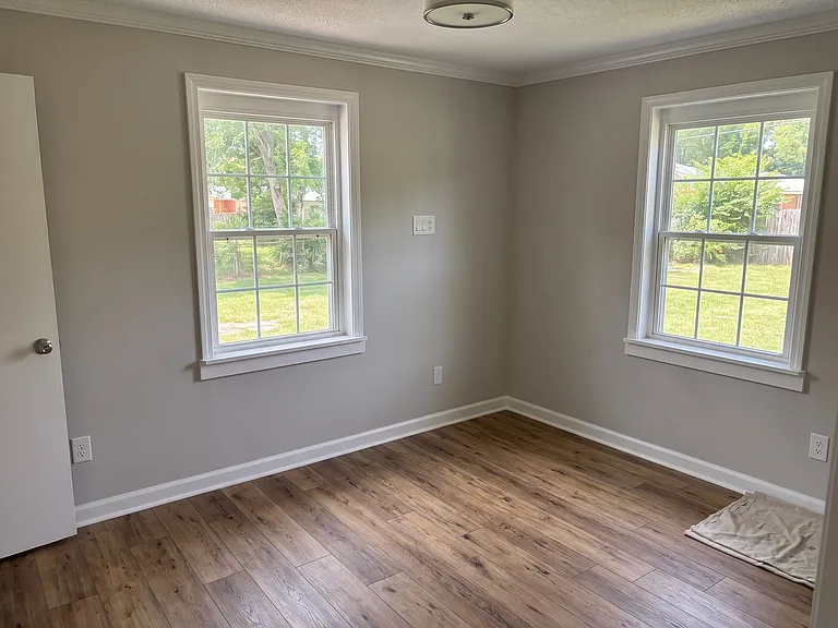 4487 Aline Rd — Photo 2