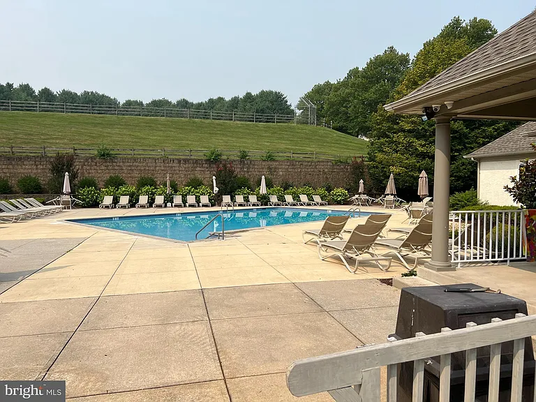 121 Lewisville Ct — Photo 23