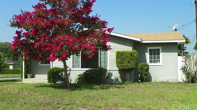 1st image of 927 S Vecino Dr