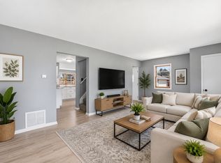 1697 Rose Pl, Roseville, MN 55113