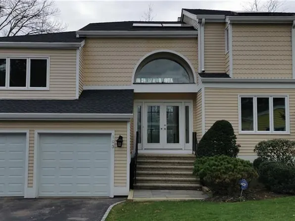 103 Silver Creek Ln, Norwalk, CT 06850