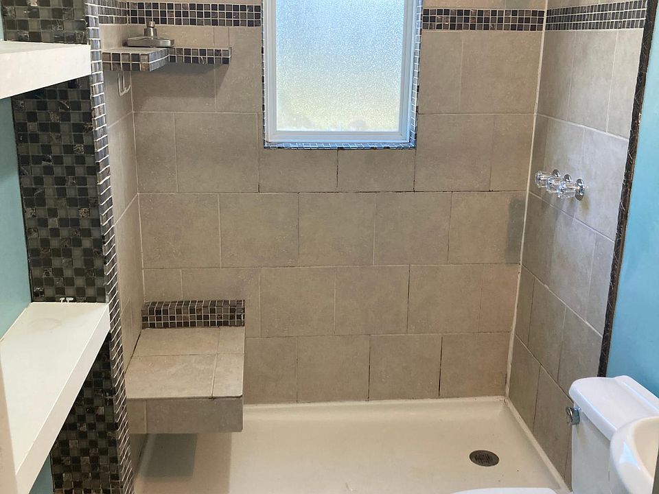 1st image of 136 E Wanda Dr