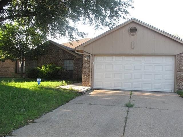 1st image of 830 Larue Dr