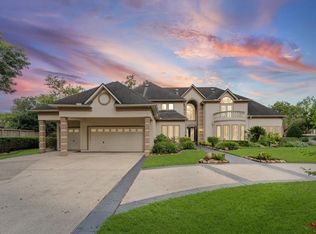 1830 Forest Gate Dr, Sugar Land, TX 77479
