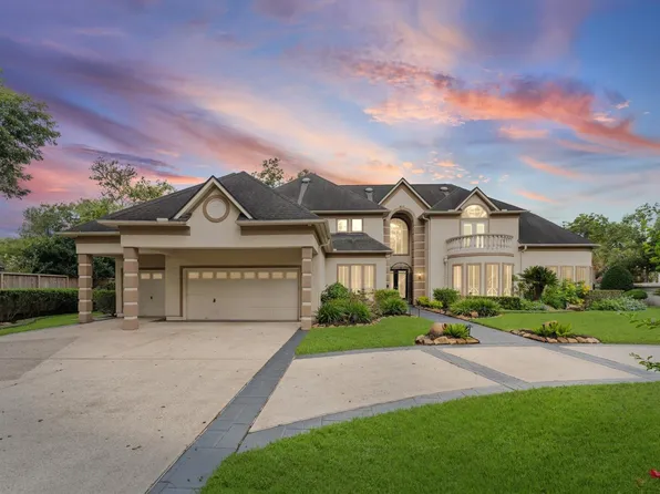 1830 Forest Gate Dr, Sugar Land, TX 77479