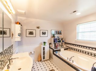 5910 Rockhold Dr, Deale, MD 20751