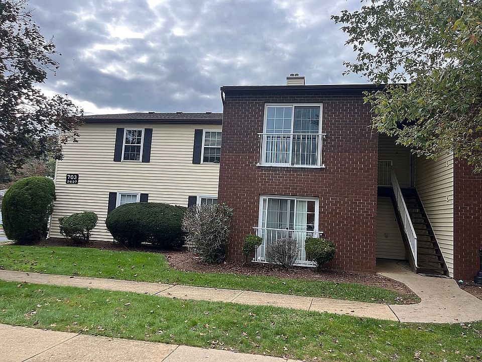 2nd image of 703 Zlotkin Cir APT 2