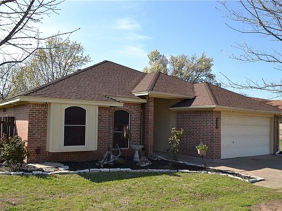 2nd image of 623 Johnathon Ct