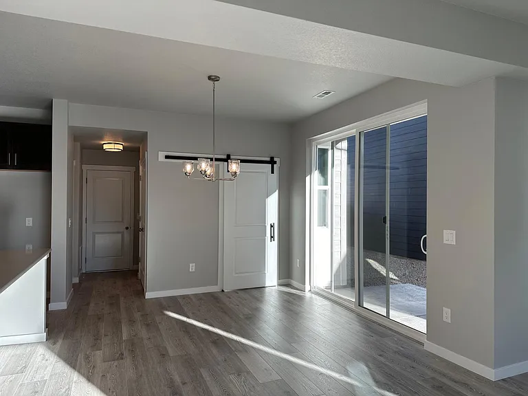3118 Monteluna Grv — Photo 3