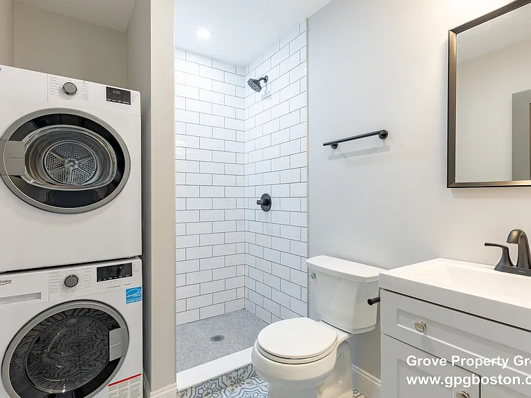 628 E 6th St #2 — Photo 10
