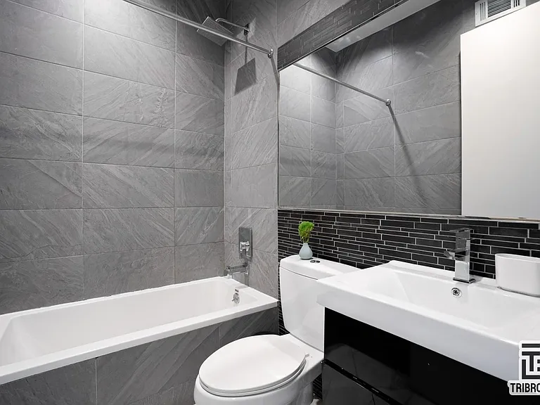 308 Stanhope St #3B — Photo 11
