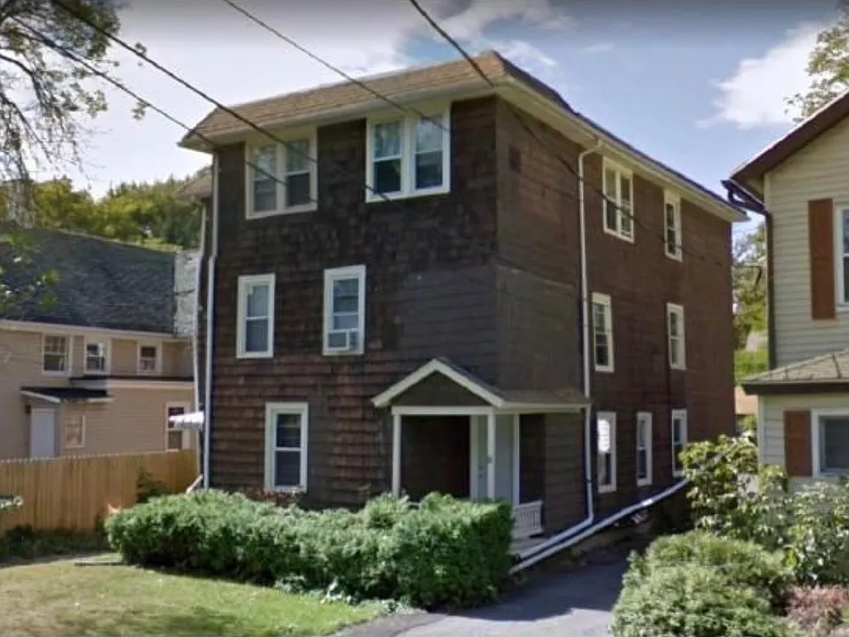 61 Walnut St #1