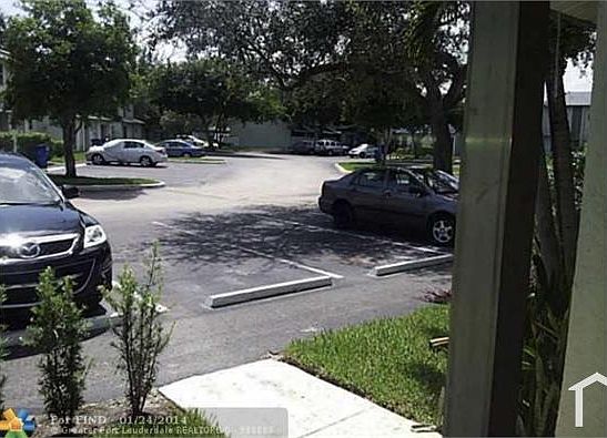 1st image of 810 Crystal Lake Dr