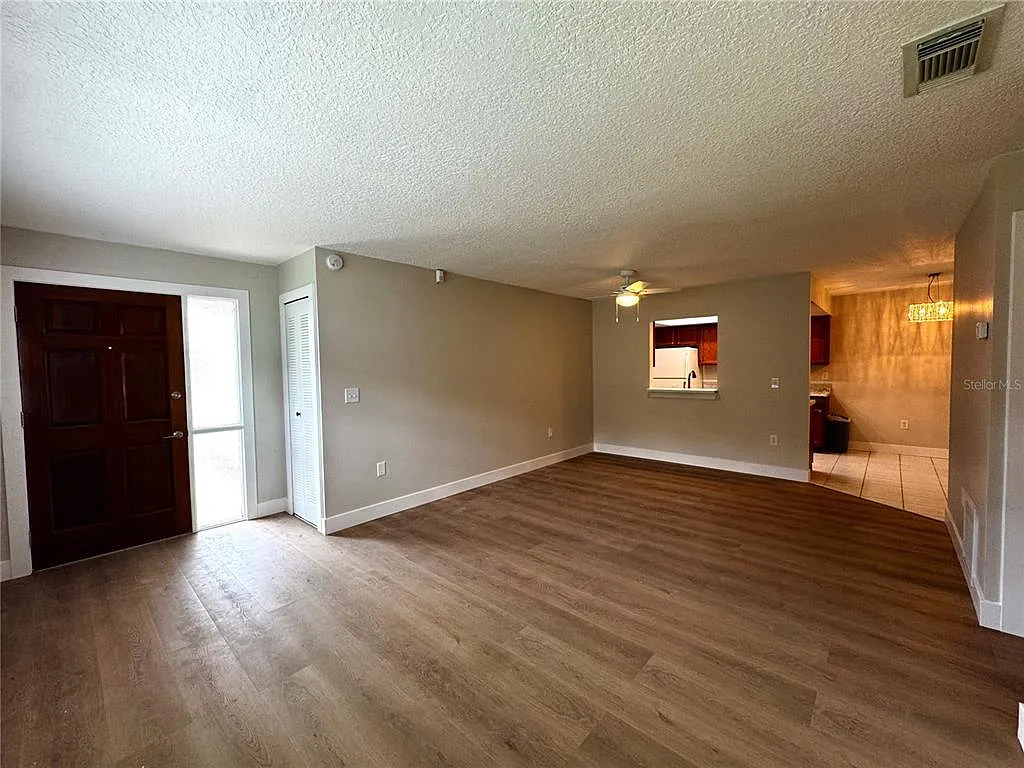 3217 Royal St — Photo 3