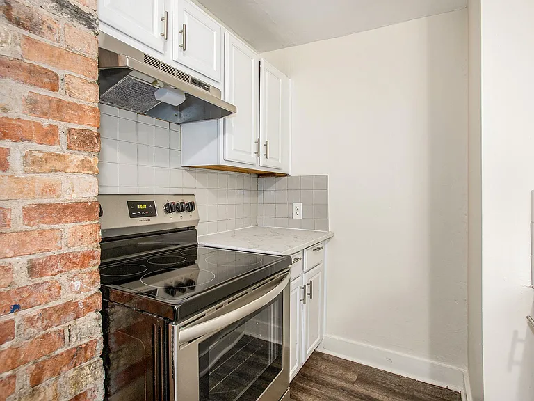 27 Colfax St NE #2 — Photo 5