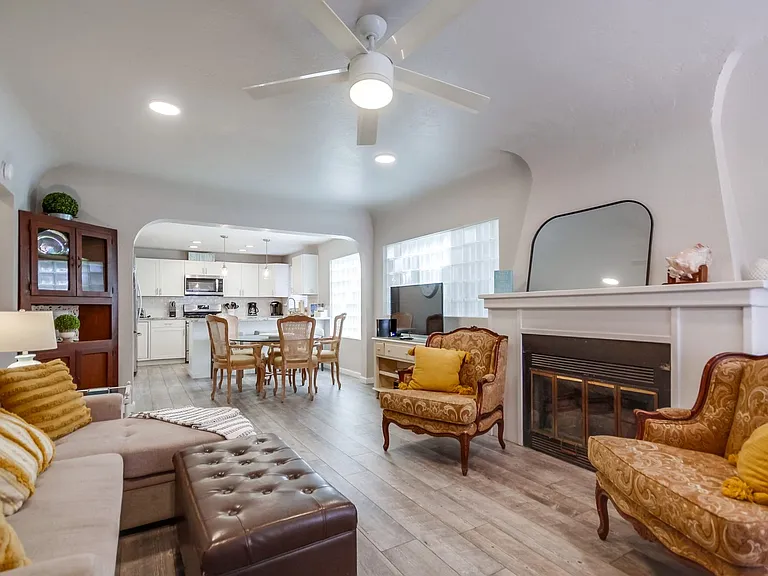 824 Island Ct #1 — Photo 11