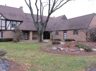 10 Golf Course Rd, Madison, WI 53704