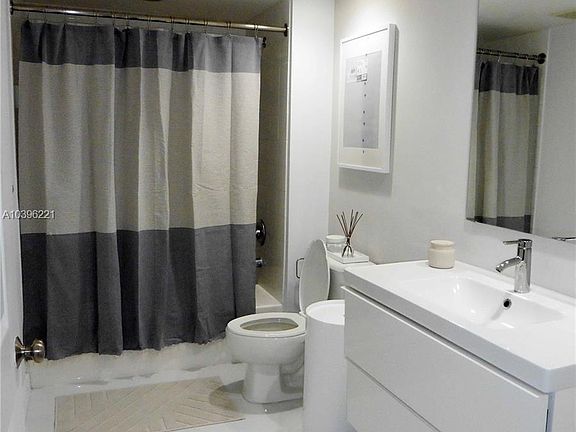 2nd image of 2000 N Bayshore Dr APT 512