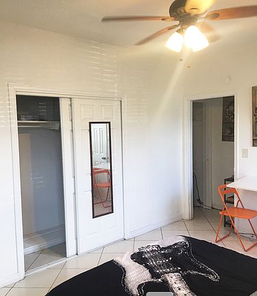 3rd image of 7425 Byron Ave #1A