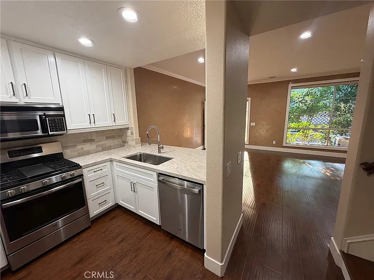 27 Tradewinds — Photo 6