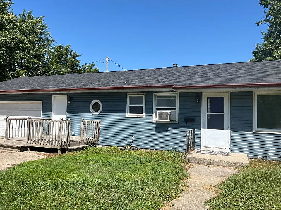 1 bed, 902 sqft, $895 — Photo 2