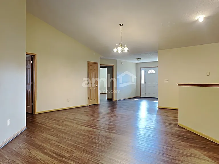 3370 Redbud Dr — Photo 7