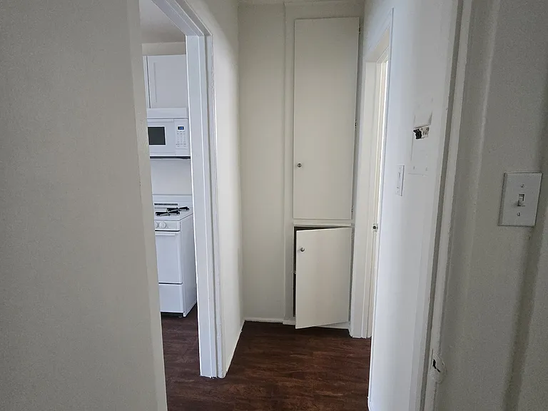 11124 Camarillo St #11 — Photo 3