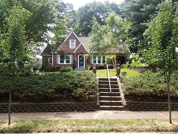 2nd image of 346 3rd Avenue Dr SE