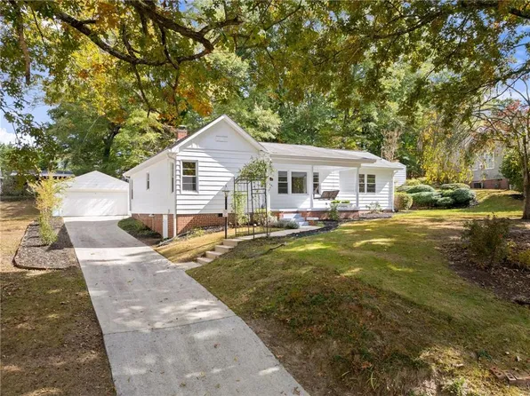 1346 Longview Dr, Gainesville, GA 30501