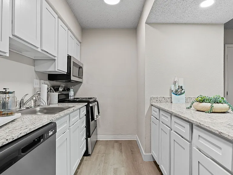 Avia Apartments — Photo 12