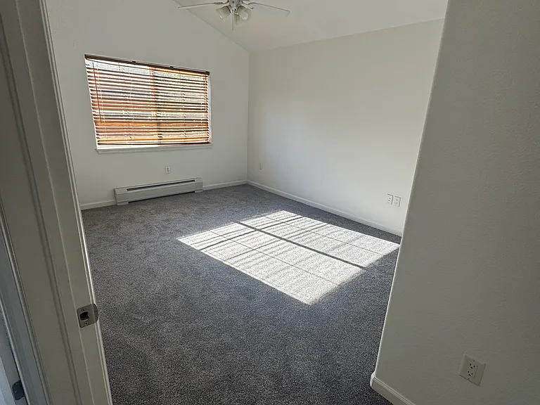 511 River View Dr #1405 — Photo 9