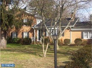 828 River Rd, Ewing, NJ 08628