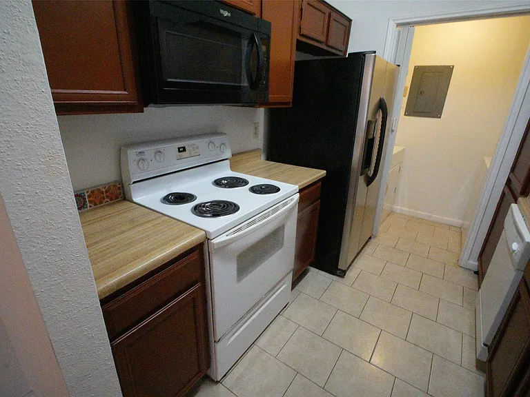 8197 Sands Point Dr #137 — Photo 3