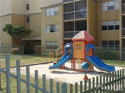 4th image of 6940 Miami Gardens Dr APT 1-428
