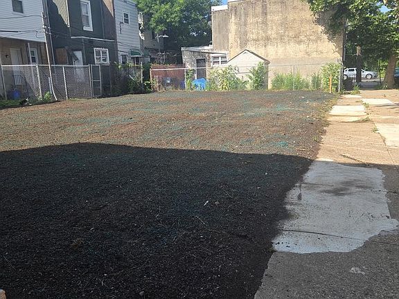 3rd image of 1944 W Bristol St