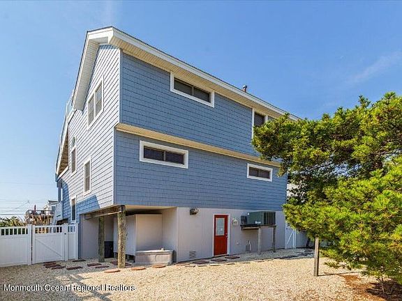 2nd image of 5 E Kirkland Ave